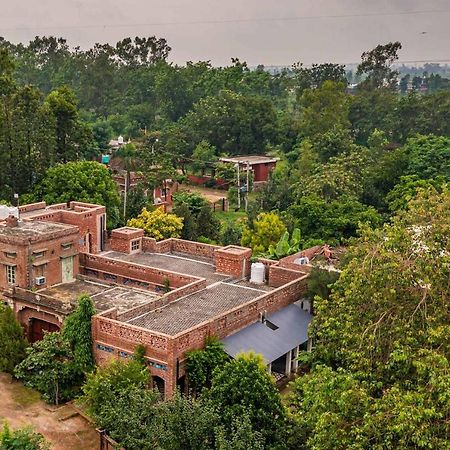 Stayvista'S Peepal Haveli - Rustic Kothi With Terrace, Breathtaking View & Bonfire Narainpur  外观 照片