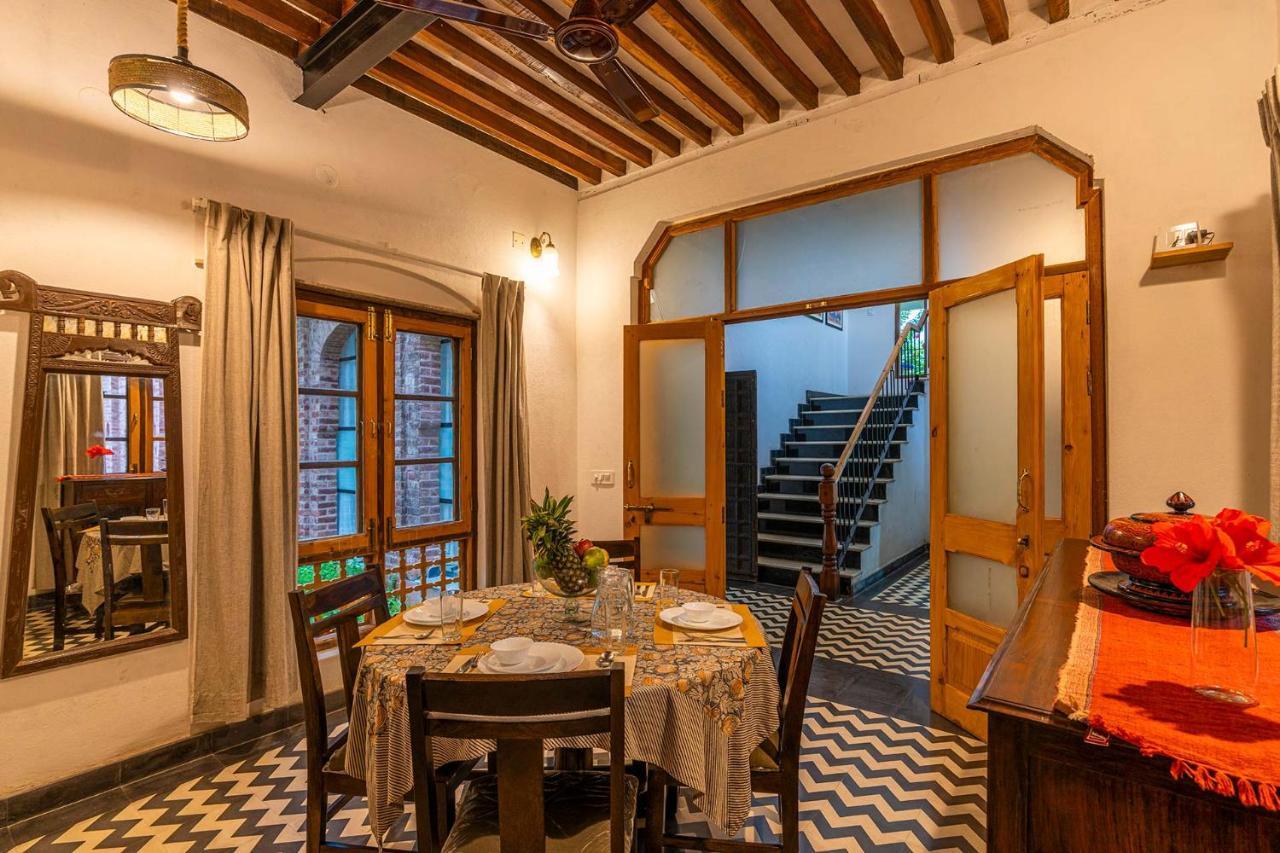 Stayvista'S Peepal Haveli - Rustic Kothi With Terrace, Breathtaking View & Bonfire Narainpur  外观 照片