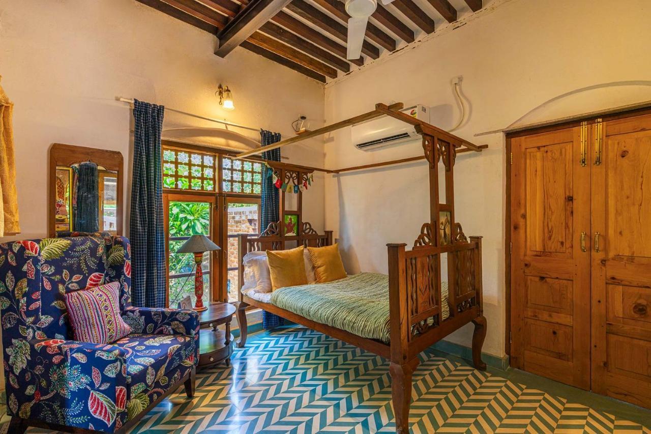 Stayvista'S Peepal Haveli - Rustic Kothi With Terrace, Breathtaking View & Bonfire Narainpur  外观 照片