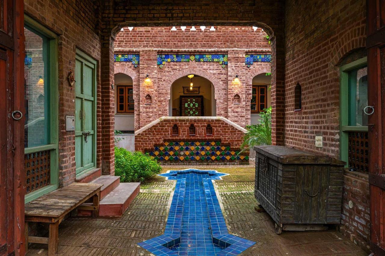 Stayvista'S Peepal Haveli - Rustic Kothi With Terrace, Breathtaking View & Bonfire Narainpur  外观 照片
