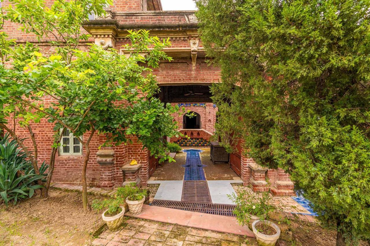 Stayvista'S Peepal Haveli - Rustic Kothi With Terrace, Breathtaking View & Bonfire Narainpur  外观 照片