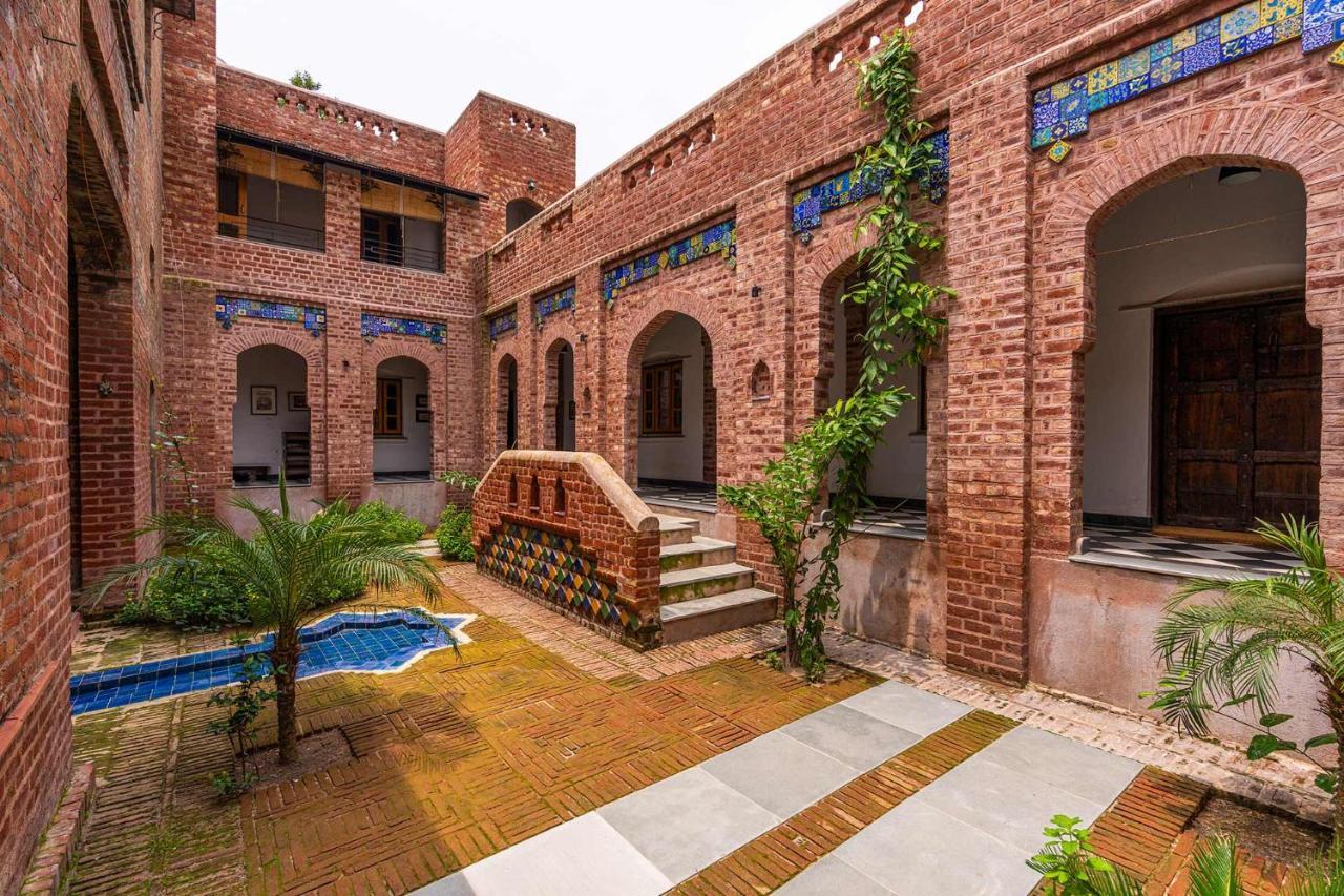 Stayvista'S Peepal Haveli - Rustic Kothi With Terrace, Breathtaking View & Bonfire Narainpur  外观 照片