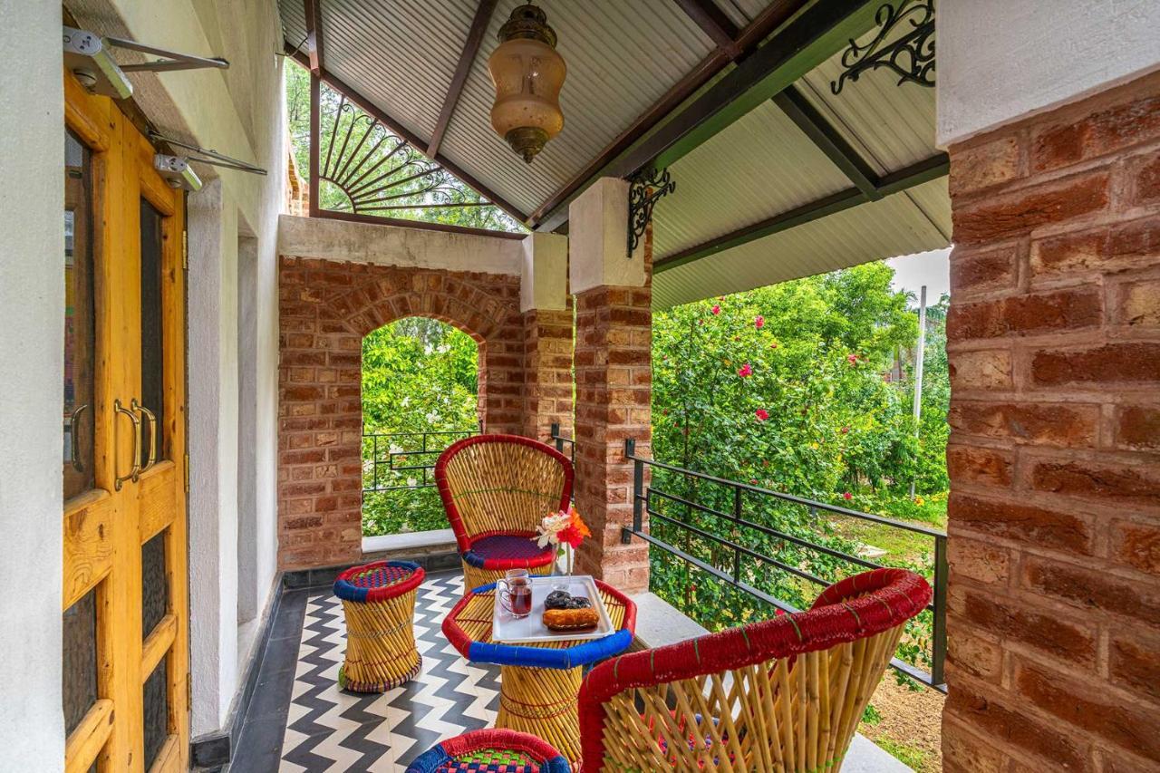Stayvista'S Peepal Haveli - Rustic Kothi With Terrace, Breathtaking View & Bonfire Narainpur  外观 照片