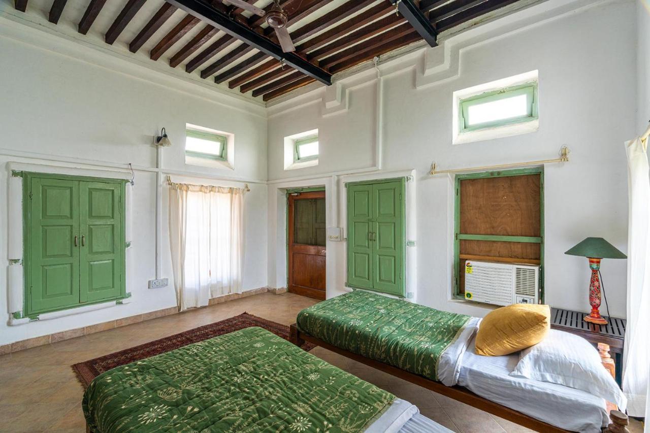 Stayvista'S Peepal Haveli - Rustic Kothi With Terrace, Breathtaking View & Bonfire Narainpur  外观 照片