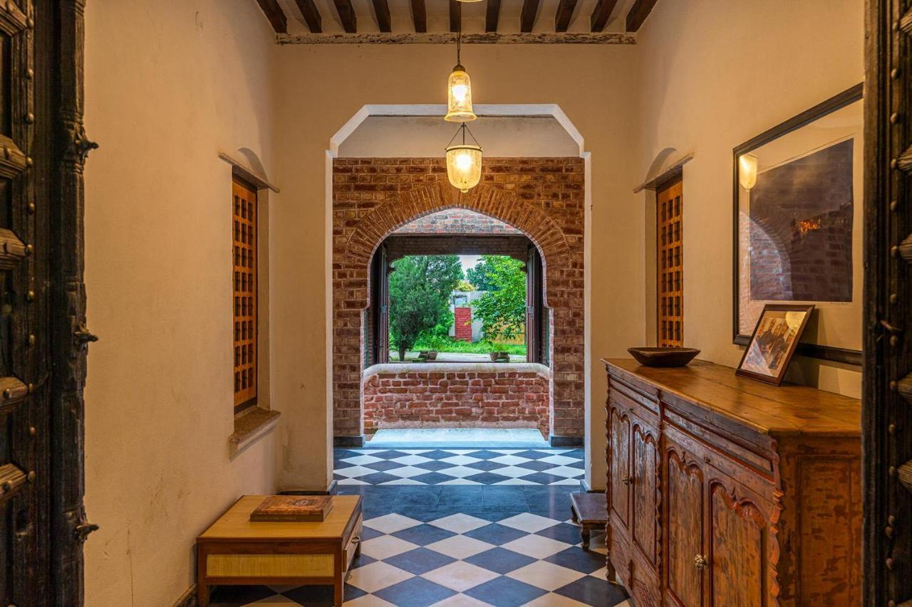 Stayvista'S Peepal Haveli - Rustic Kothi With Terrace, Breathtaking View & Bonfire Narainpur  外观 照片