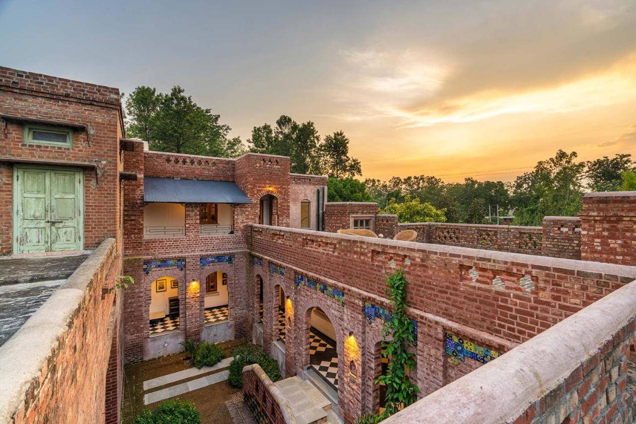 Stayvista'S Peepal Haveli - Rustic Kothi With Terrace, Breathtaking View & Bonfire Narainpur  外观 照片