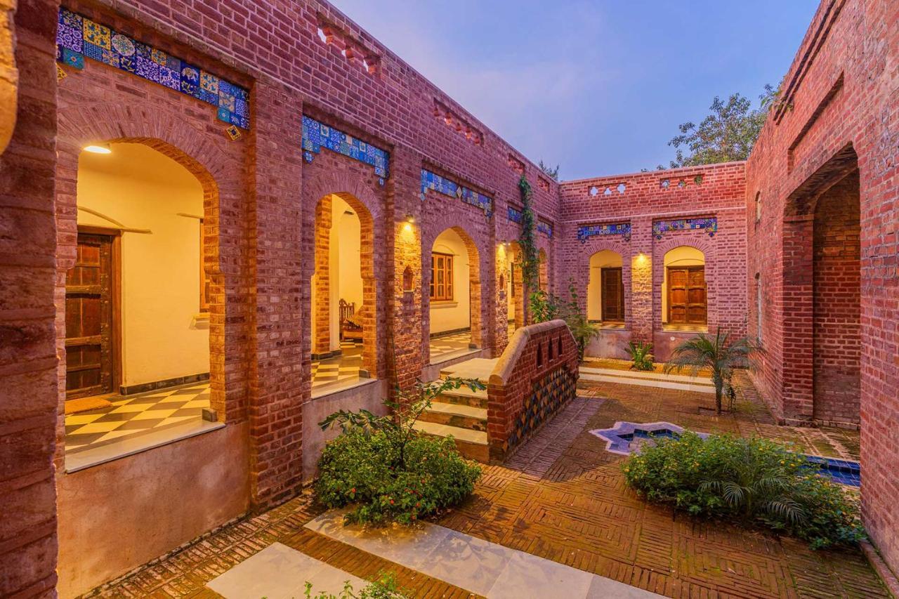 Stayvista'S Peepal Haveli - Rustic Kothi With Terrace, Breathtaking View & Bonfire Narainpur  外观 照片