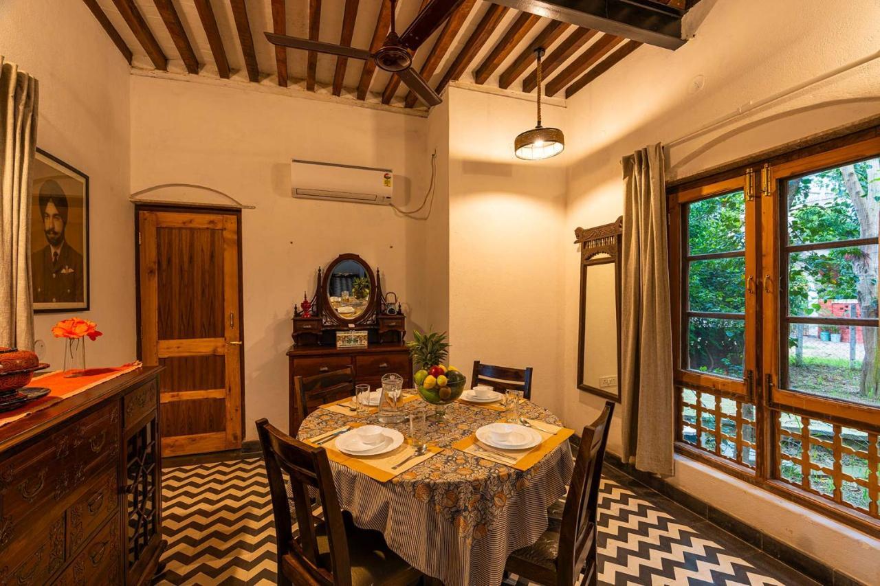 Stayvista'S Peepal Haveli - Rustic Kothi With Terrace, Breathtaking View & Bonfire Narainpur  外观 照片