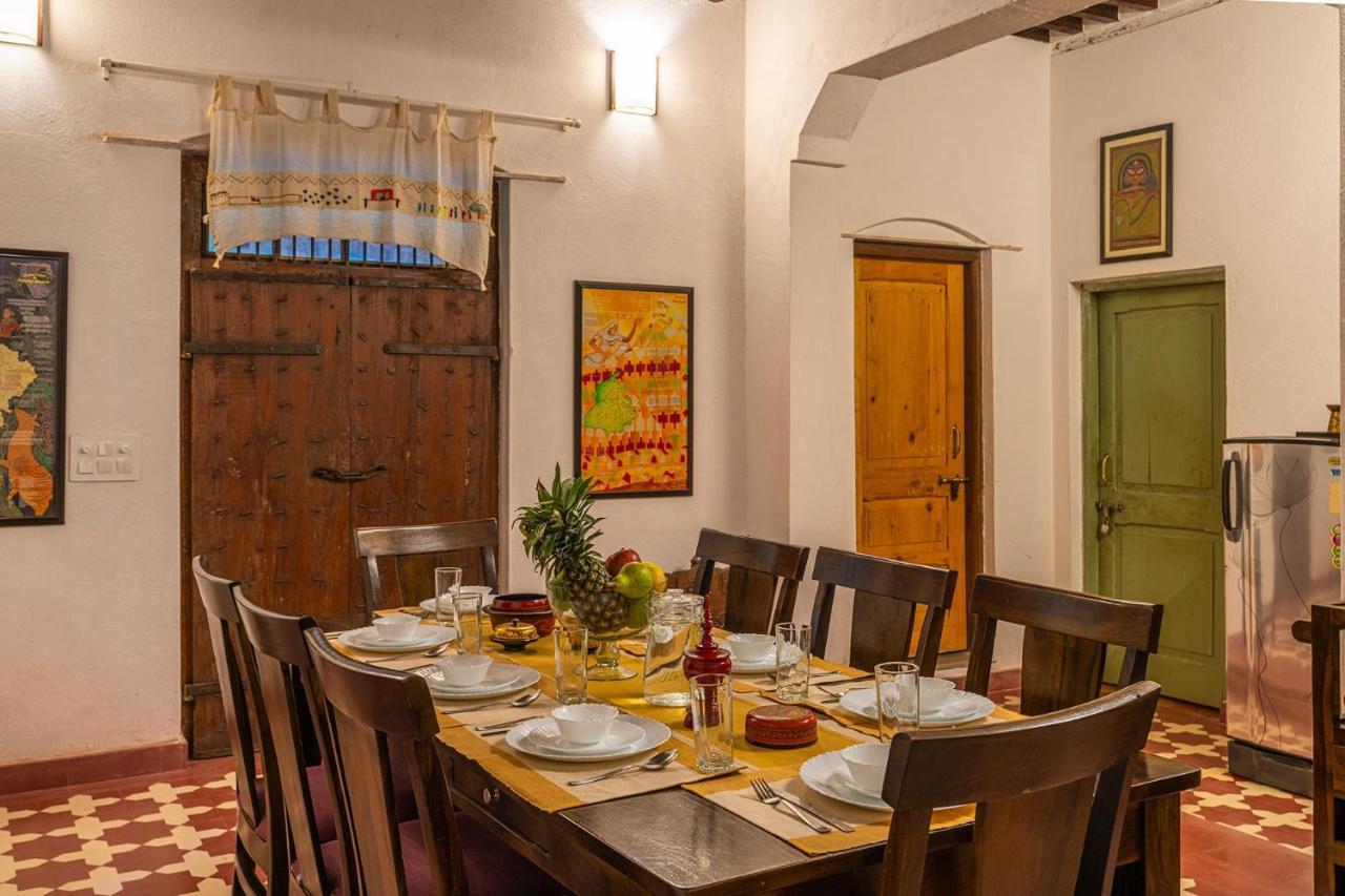 Stayvista'S Peepal Haveli - Rustic Kothi With Terrace, Breathtaking View & Bonfire Narainpur  外观 照片
